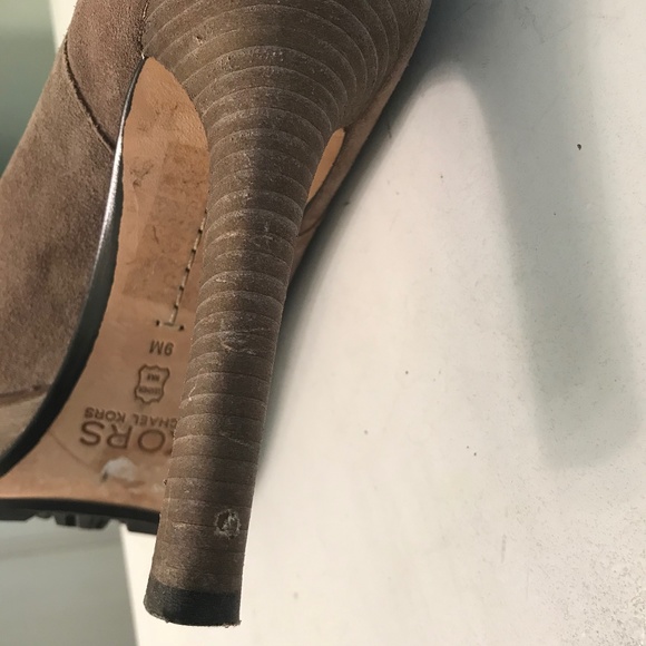 Kors Michael Kors brown suede booties - Picture 5 of 15